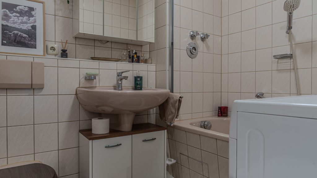 Immobilienangebot - Landshut - Alle - 2-Zimmer-Wohnung mit Balkon, Lift, TG- und oberirdischem Stellplatz, EBK ablösbar in Landshut-Nikola