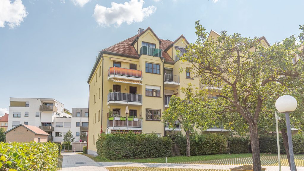 Immobilienangebot - Landshut - Alle - 2-Zimmer-Wohnung mit Balkon, Lift, TG- und oberirdischem Stellplatz, EBK ablösbar in Landshut-Nikola