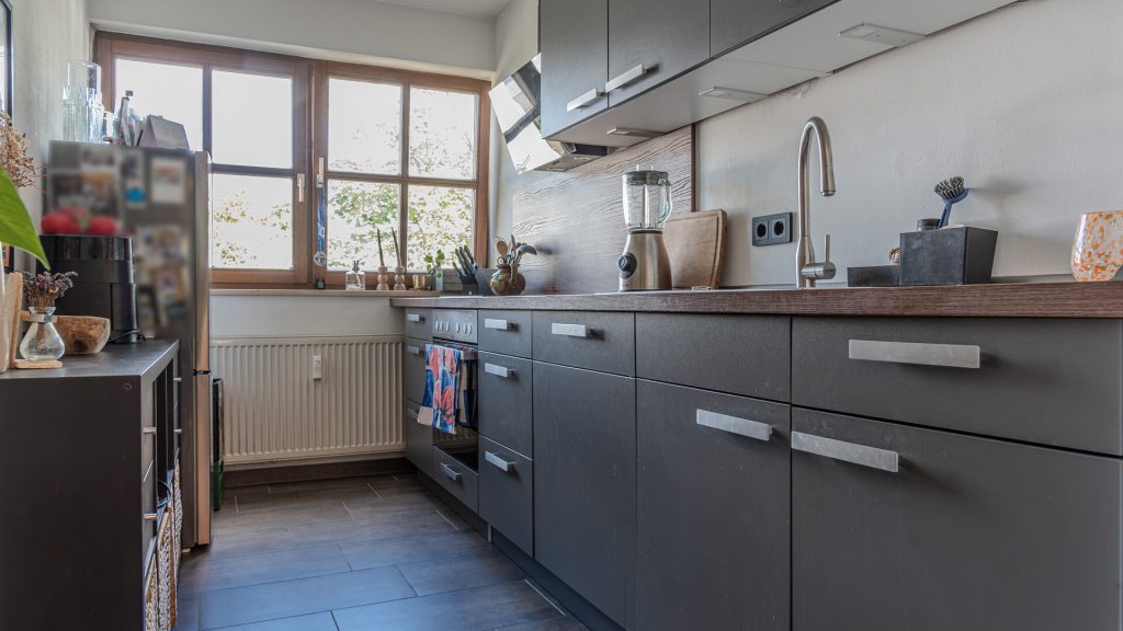 Immobilienangebot - Landshut - Alle - 2-Zimmer-Wohnung mit Balkon, Lift, TG- und oberirdischem Stellplatz, EBK ablösbar in Landshut-Nikola