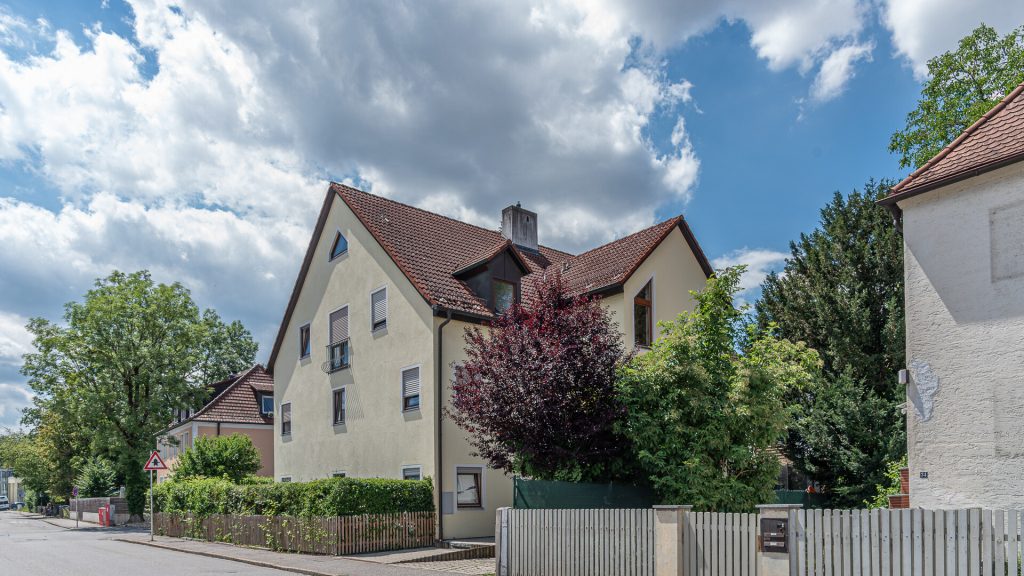 Immobilienangebot - Landshut - Alle - 3-Zimmer-Wohnung mit TG in 6-FH im Klötzlmüllerviertel, nahe der Isar, 700 m in die Altstadt