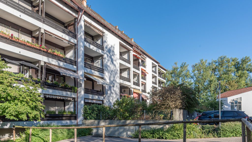 Immobilienangebot - Landshut - Alle - 2-Zimmer-Wohnung mit neuem Duschbad und neuer Einbauküche, 2 Loggien, Lift, Landshut-Innenstadt