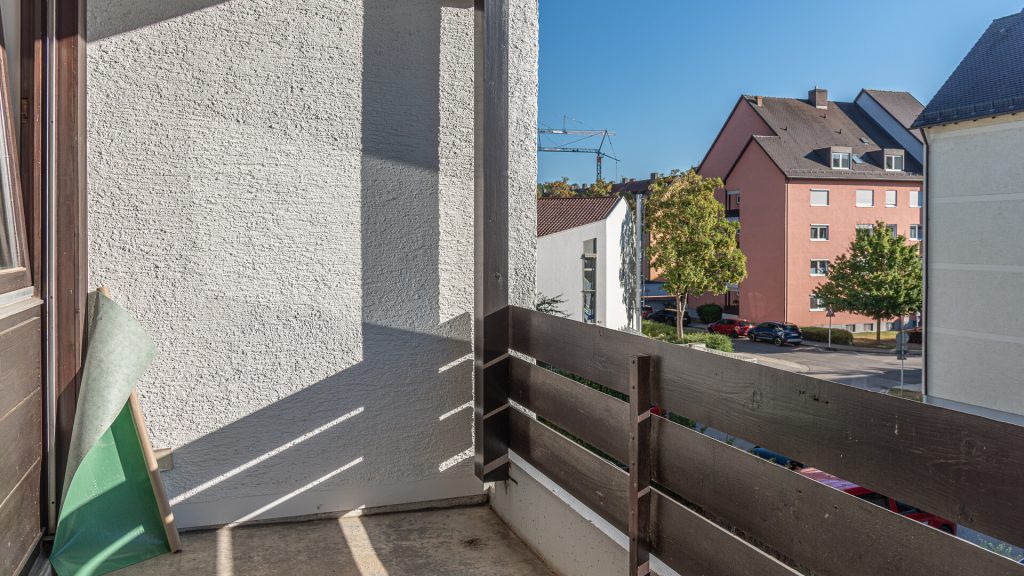 Immobilienangebot - Landshut - Alle - 2-Zimmer-Wohnung mit neuem Duschbad und neuer Einbauküche, 2 Loggien, Lift, Landshut-Innenstadt