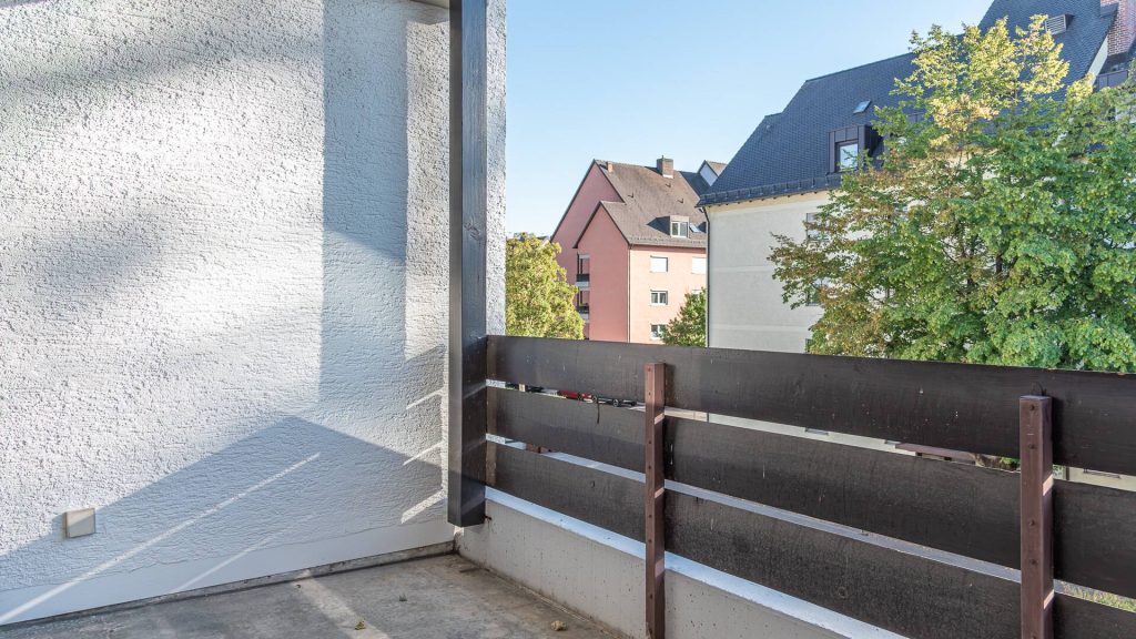 Immobilienangebot - Landshut - Alle - 2-Zimmer-Wohnung mit neuem Duschbad und neuer Einbauküche, 2 Loggien, Lift, Landshut-Innenstadt