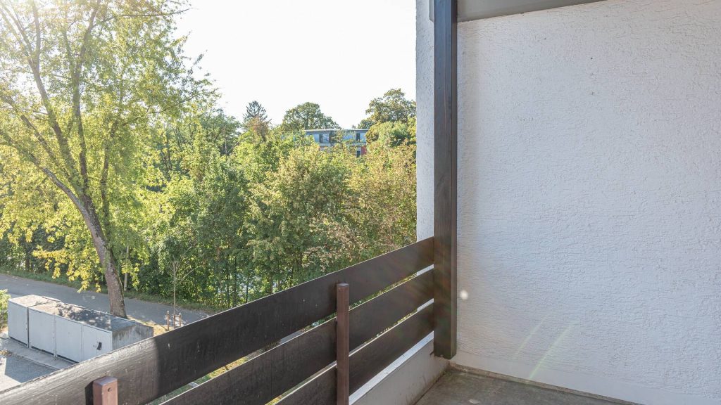 Immobilienangebot - Landshut - Alle - 2-Zimmer-Wohnung mit neuem Duschbad und neuer Einbauküche, 2 Loggien, Lift, Landshut-Innenstadt