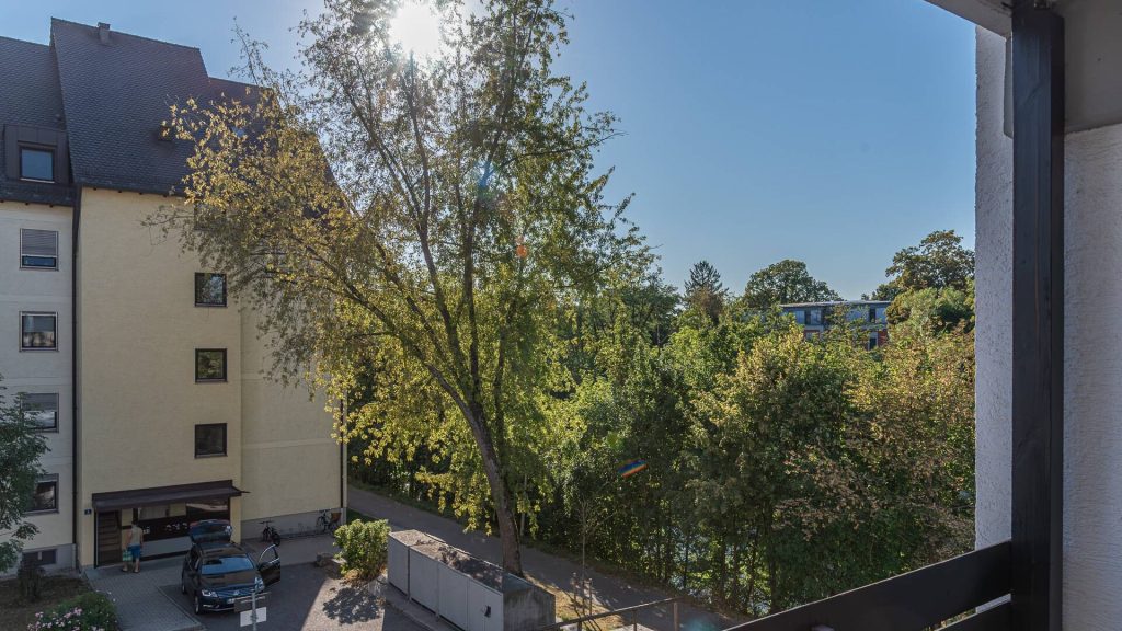 Immobilienangebot - Landshut - Alle - 2-Zimmer-Wohnung mit neuem Duschbad und neuer Einbauküche, 2 Loggien, Lift, Landshut-Innenstadt