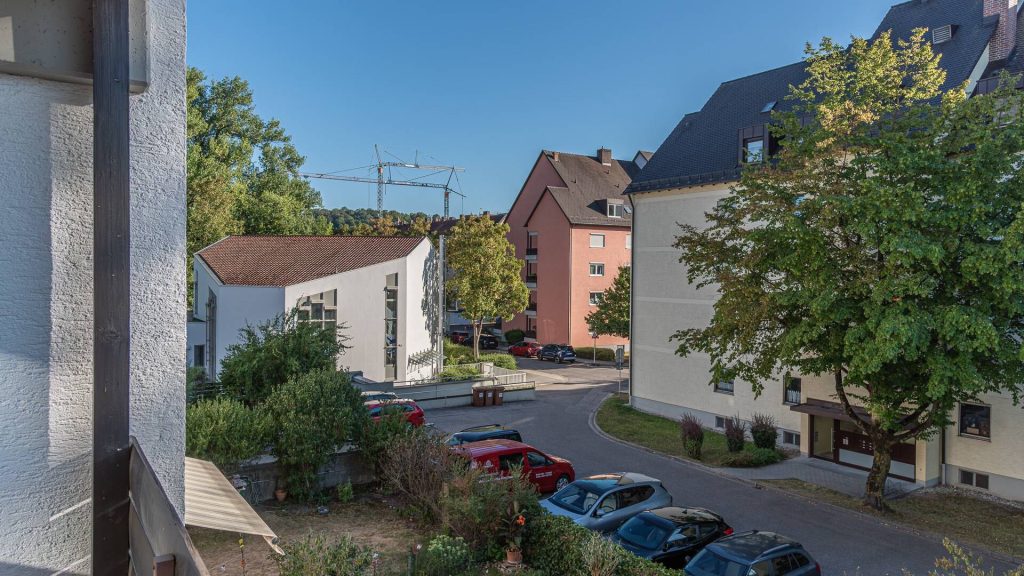 Immobilienangebot - Landshut - Alle - 2-Zimmer-Wohnung mit neuem Duschbad und neuer Einbauküche, 2 Loggien, Lift, Landshut-Innenstadt