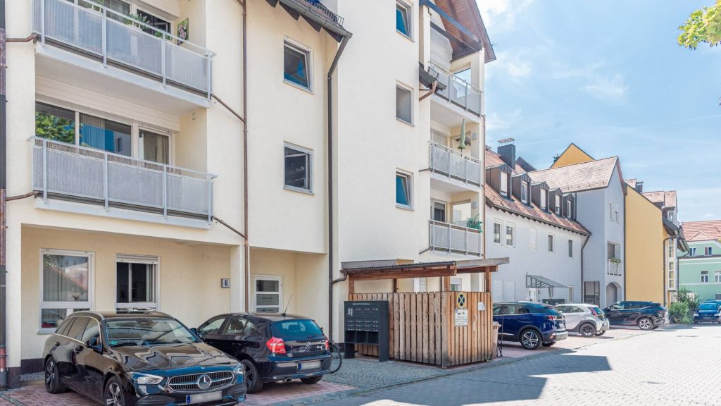Immobilienangebot - Landshut - Alle - PROVISIONSFREI* - Ruhig und zentral – 1-Zimmer-ETW mit Lift, EBK u. Balkon - Landshut-Innenstadt