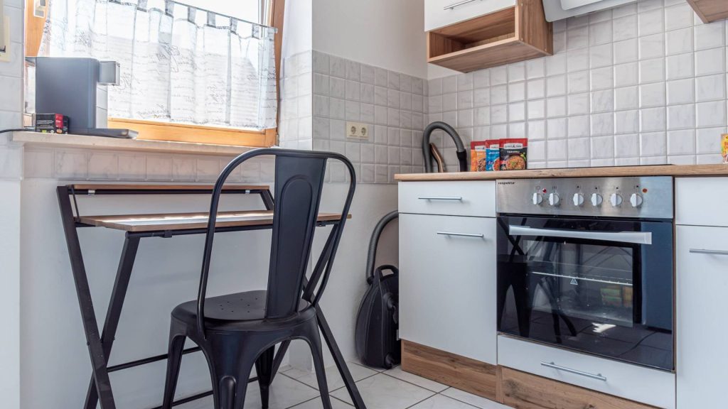 Immobilienangebot - Landshut - Alle - PROVISIONSFREI* - Ruhig und zentral – 1-Zimmer-ETW mit Lift, EBK u. Balkon - Landshut-Innenstadt