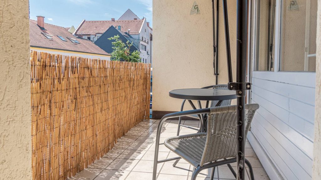 Immobilienangebot - Landshut - Alle - PROVISIONSFREI* - Ruhig und zentral – 1-Zimmer-ETW mit Lift, EBK u. Balkon - Landshut-Innenstadt