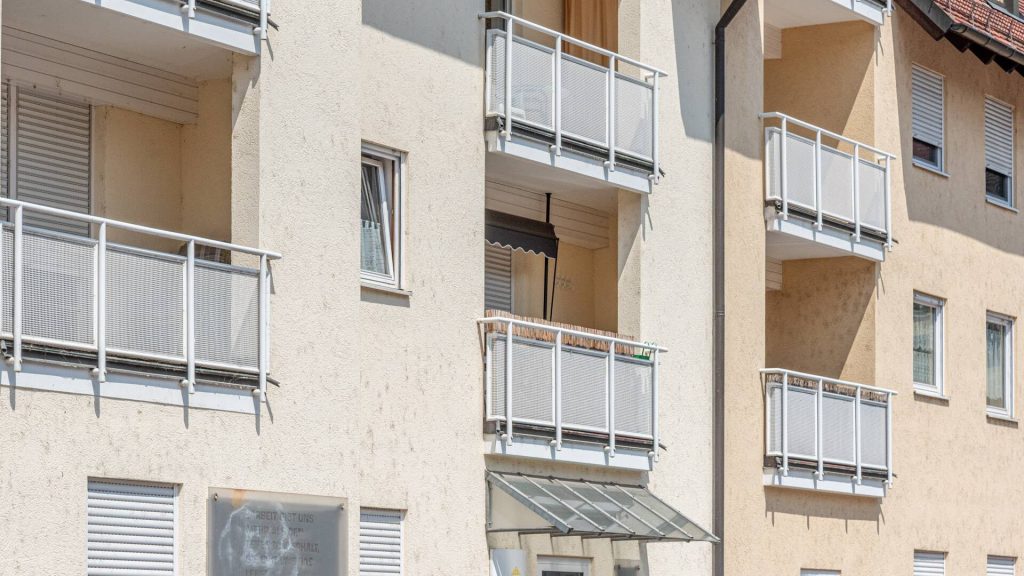 Immobilienangebot - Landshut - Alle - PROVISIONSFREI* - Ruhig und zentral – 1-Zimmer-ETW mit Lift, EBK u. Balkon - Landshut-Innenstadt