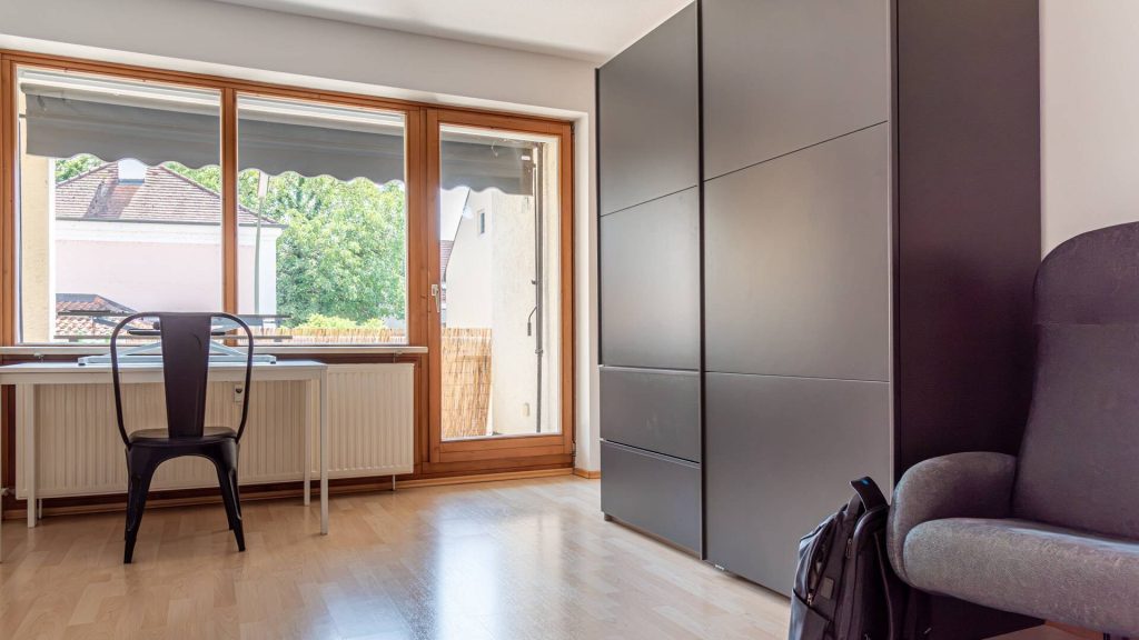 Immobilienangebot - Landshut - Alle - PROVISIONSFREI* - Ruhig und zentral – 1-Zimmer-ETW mit Lift, EBK u. Balkon - Landshut-Innenstadt