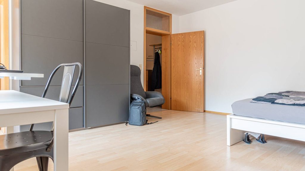 Immobilienangebot - Landshut - Alle - PROVISIONSFREI* - Ruhig und zentral – 1-Zimmer-ETW mit Lift, EBK u. Balkon - Landshut-Innenstadt
