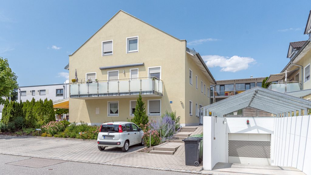 Immobilienangebot - Ergolding - Alle - 2-Zimmer-Dach-Wohnung in Ergolding-Piflas mit TG-Stellplatz und Außenstellplatz, EBK ablösbar
