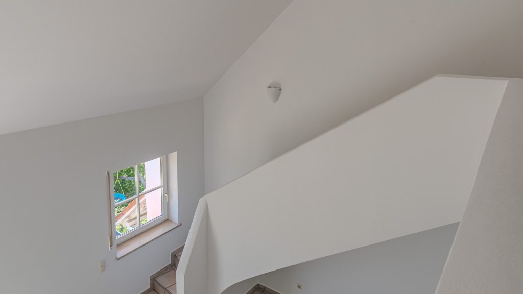 Immobilienangebot - Furth - Alle - Große Doppelhaushälfte mit 6 Zimmern, EBK, Galerie, Kachelofen, Doppelgarage in Furth, Lkr. Landshut