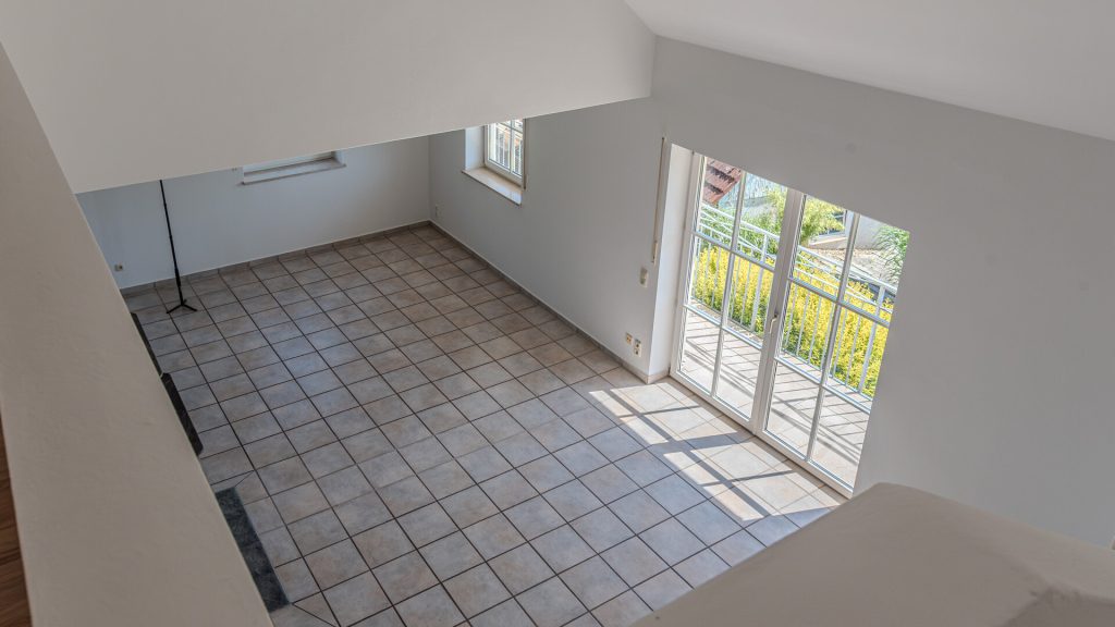 Immobilienangebot - Furth - Alle - Große Doppelhaushälfte mit 6 Zimmern, EBK, Galerie, Kachelofen, Doppelgarage in Furth, Lkr. Landshut