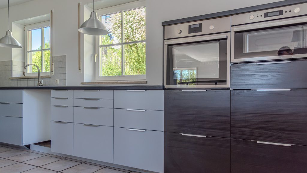 Immobilienangebot - Furth - Alle - Große Doppelhaushälfte mit 6 Zimmern, EBK, Galerie, Kachelofen, Doppelgarage in Furth, Lkr. Landshut