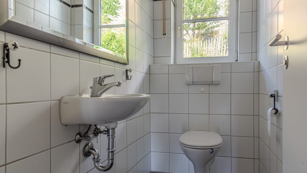 Immobilienangebot - Furth - Alle - Große Doppelhaushälfte mit 6 Zimmern, EBK, Galerie, Kachelofen, Doppelgarage in Furth, Lkr. Landshut