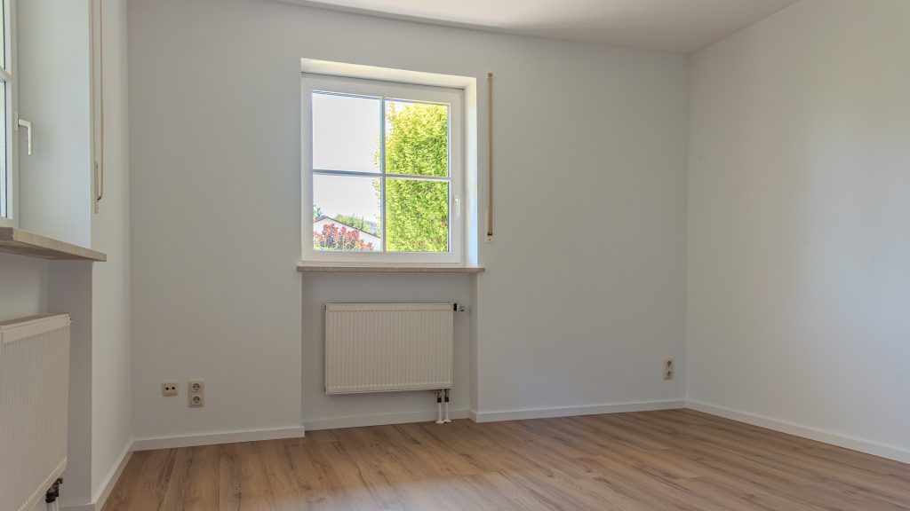 Immobilienangebot - Furth - Alle - Große Doppelhaushälfte mit 6 Zimmern, EBK, Galerie, Kachelofen, Doppelgarage in Furth, Lkr. Landshut