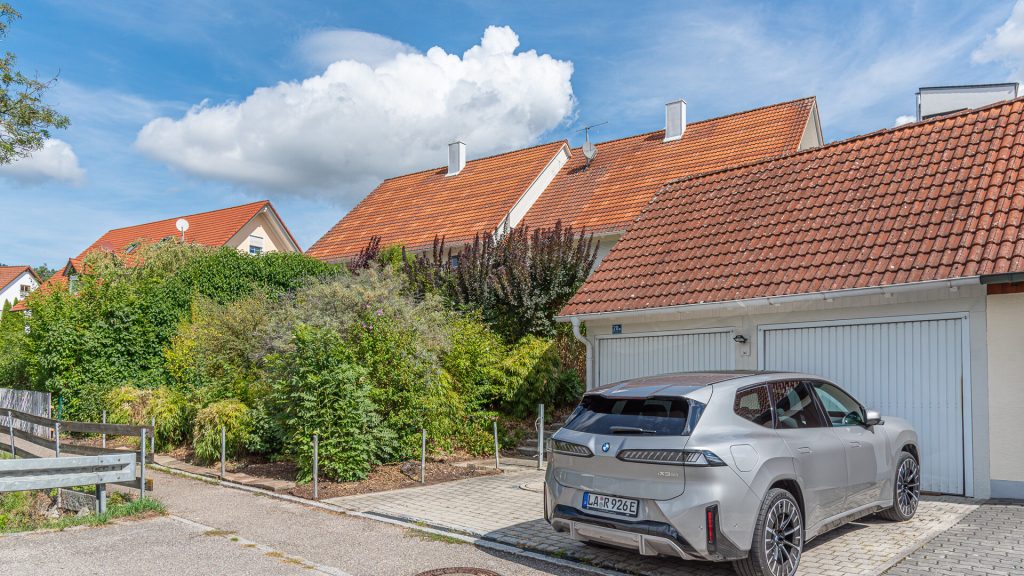 Immobilienangebot - Furth - Alle - Große Doppelhaushälfte mit 6 Zimmern, EBK, Galerie, Kachelofen, Doppelgarage in Furth, Lkr. Landshut