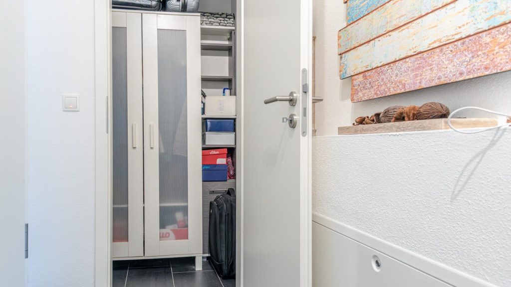 Immobilienangebot - Landshut - Alle - Moderne 2-Zimmer-Whg. mit Balkon, Einbauküche, Bad mit Fenster und TG-Stellplatz in Landshut-Nikola