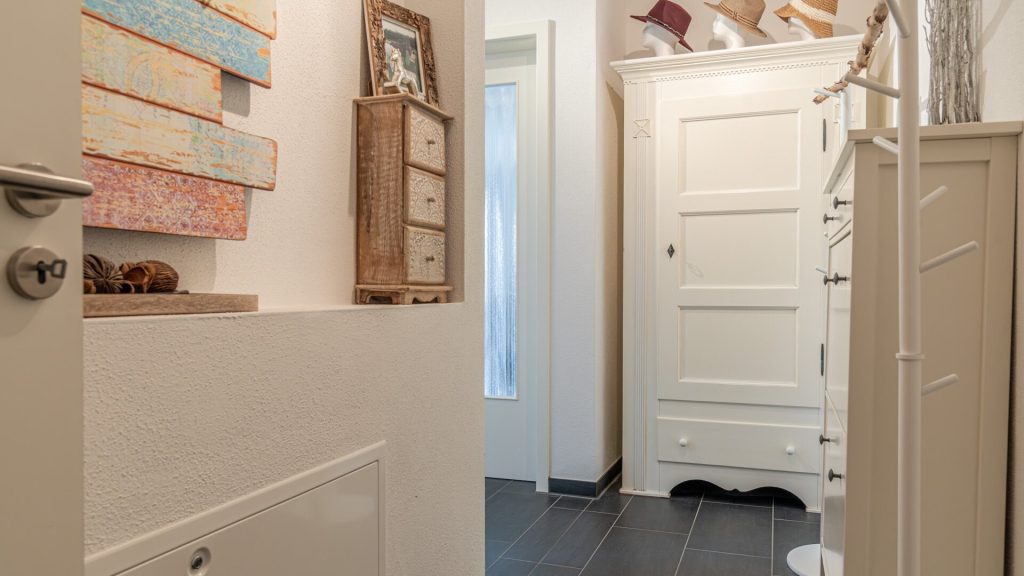 Immobilienangebot - Landshut - Alle - Moderne 2-Zimmer-Whg. mit Balkon, Einbauküche, Bad mit Fenster und TG-Stellplatz in Landshut-Nikola