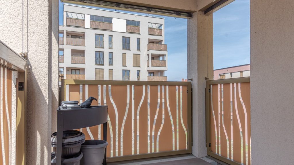 Immobilienangebot - Landshut - Alle - Moderne 2-Zimmer-Whg. mit Balkon, Einbauküche, Bad mit Fenster und TG-Stellplatz in Landshut-Nikola