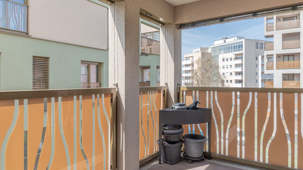 Immobilienangebot - Landshut - Alle - Moderne 2-Zimmer-Whg. mit Balkon, Einbauküche, Bad mit Fenster und TG-Stellplatz in Landshut-Nikola
