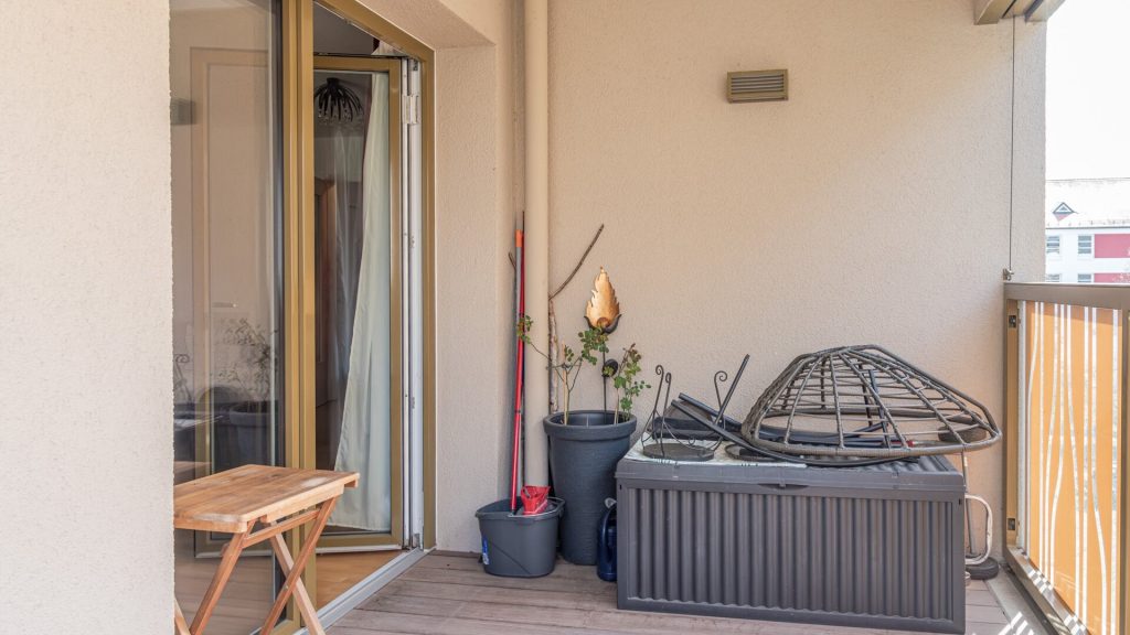 Immobilienangebot - Landshut - Alle - Moderne 2-Zimmer-Whg. mit Balkon, Einbauküche, Bad mit Fenster und TG-Stellplatz in Landshut-Nikola
