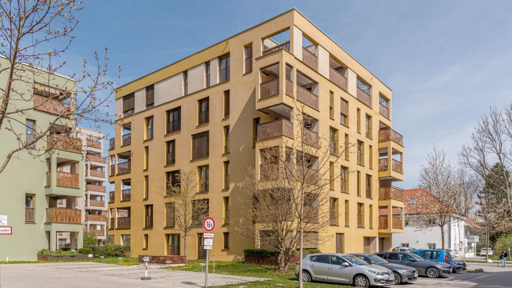 Immobilienangebot - Landshut - Alle - Moderne 2-Zimmer-Whg. mit Balkon, Einbauküche, Bad mit Fenster und TG-Stellplatz in Landshut-Nikola