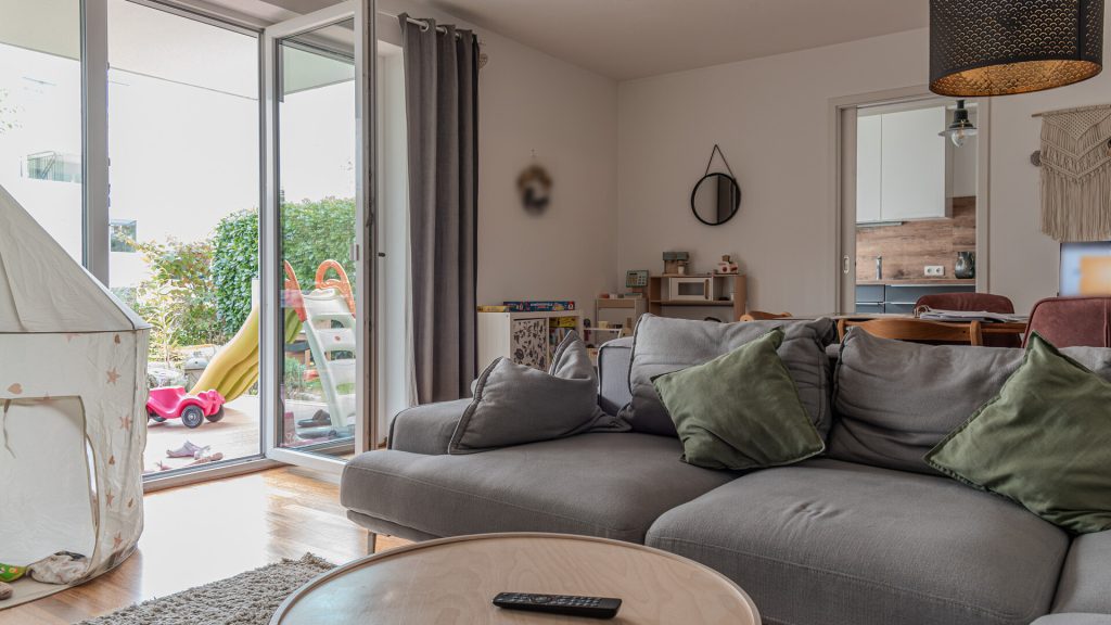 Immobilienangebot - Landshut - Alle - Moderne 3-Zimmer-Garten-Wohnung mit ablösbarer EBK und TG-Stellplatz in Landshut-Mitterwöhr