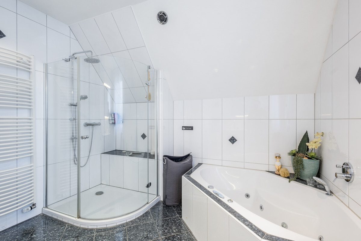 Immobilienangebot - Ahlen - Wohnen & Gewerbe - Exklusive Villa mit Wohlfühlfaktor!