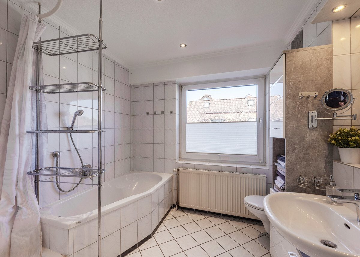 Immobilienangebot - Münster - Wohnen & Gewerbe - Sofort bezugsfreie Vierzimmerwohnung - geschnitten wie eine Doppelhaushälfte!