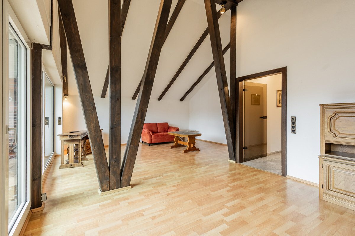 Immobilienangebot - Ennigerloh - Wohnen & Gewerbe - Ein großes Haus mit vielen Möglichkeiten!
