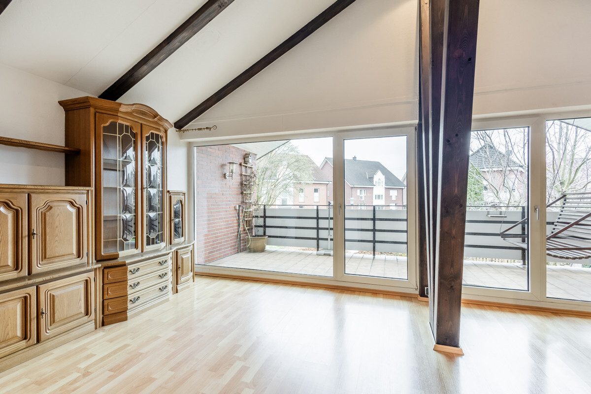 Immobilienangebot - Ennigerloh - Wohnen & Gewerbe - Ein großes Haus mit vielen Möglichkeiten!