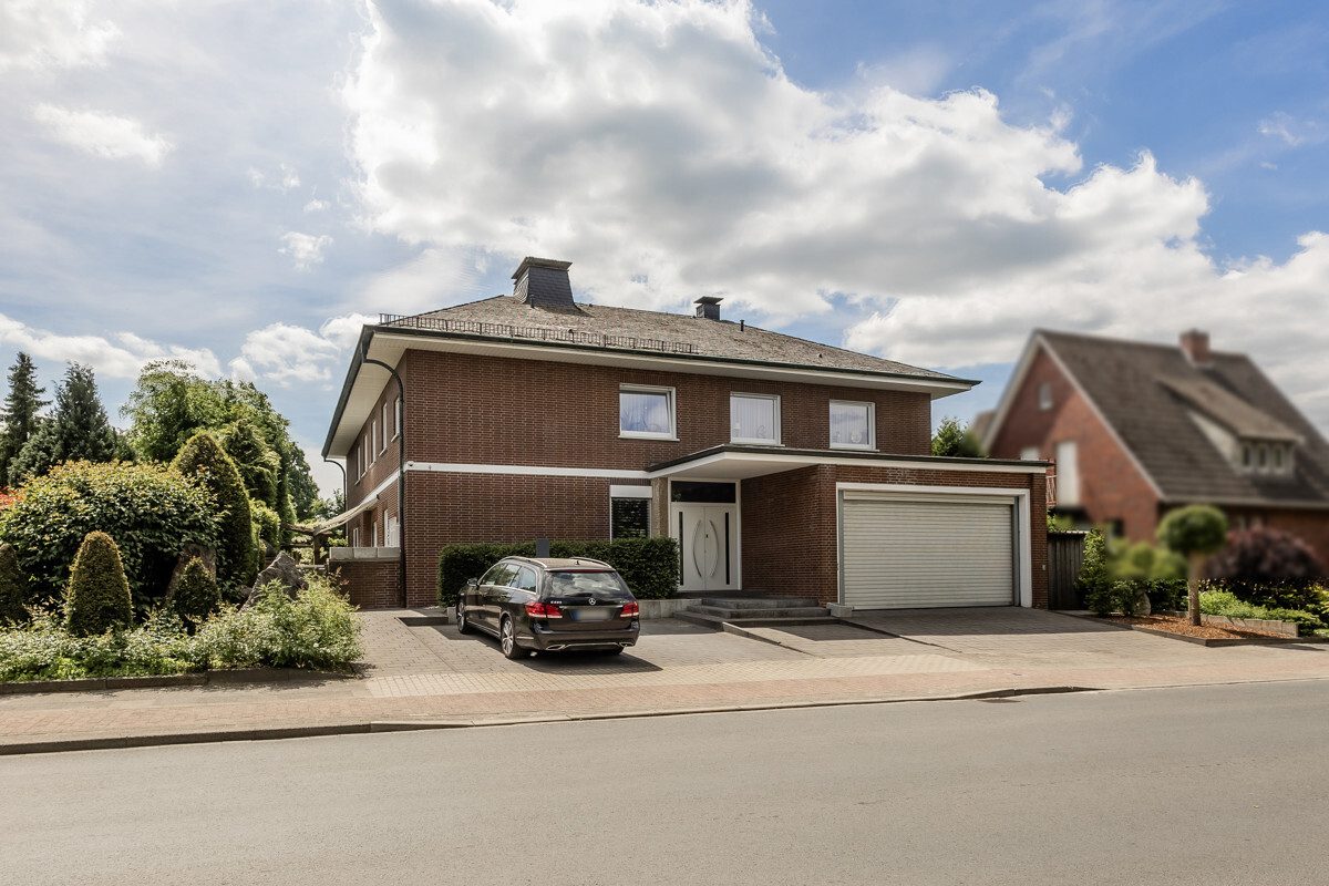 Vorderansicht Immobilienangebot - Beckum - Wohnen & Gewerbe - Stadtvilla mit luxuriöser Ausstattung!