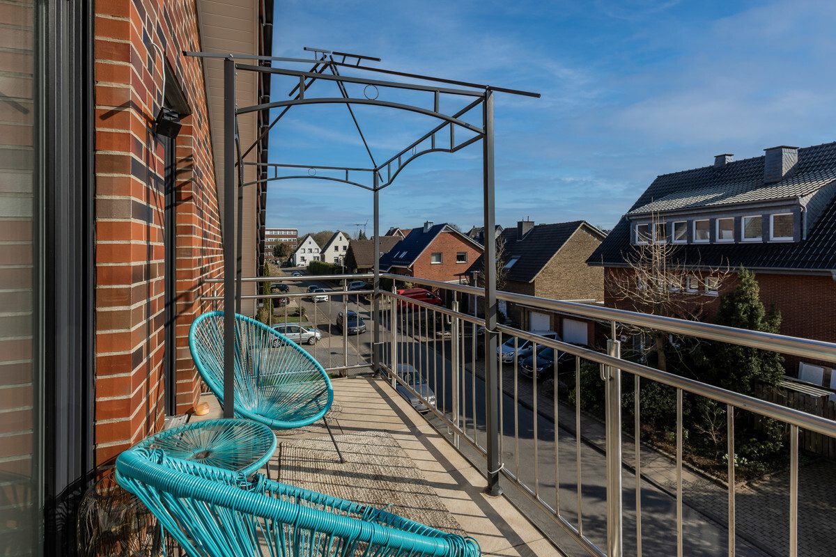 Immobilienangebot - Beckum - Wohnen & Gewerbe - Paketverkauf: Zwei neuwertige Wohnungen!