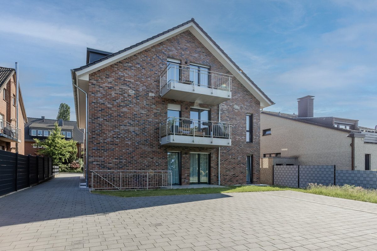 Immobilienangebot - Beckum - Wohnen & Gewerbe - Paketverkauf: Zwei neuwertige Wohnungen!