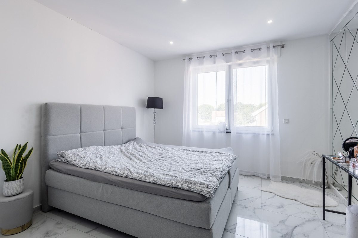 Immobilienangebot - Beckum - Wohnen & Gewerbe - Paketverkauf: Zwei neuwertige Wohnungen!