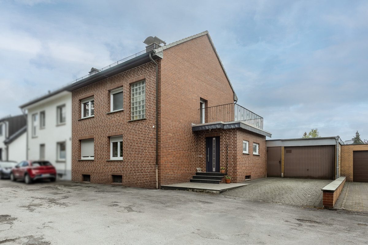 Immobilienangebot - Beckum - Wohnen & Gewerbe - Zweifamilienhaus mit vielseitigen Möglichkeiten!