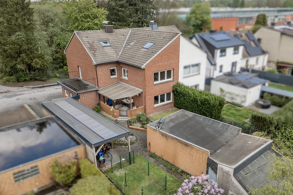 Immobilienangebot - Beckum - Wohnen & Gewerbe - Zweifamilienhaus mit vielseitigen Möglichkeiten!