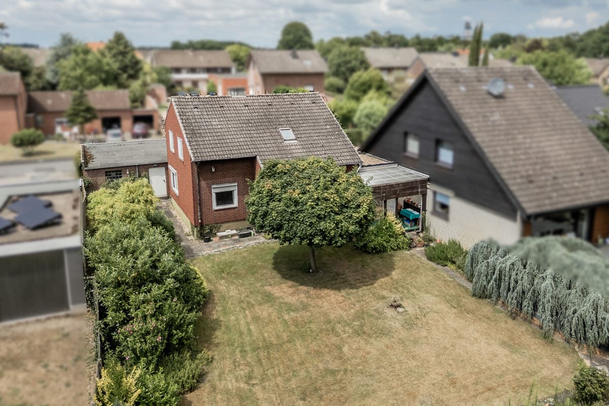 Immobilienangebot - Beckum / Roland - Wohnen & Gewerbe - Mit Eigenleistung preisgünstig ins Eigenheim!