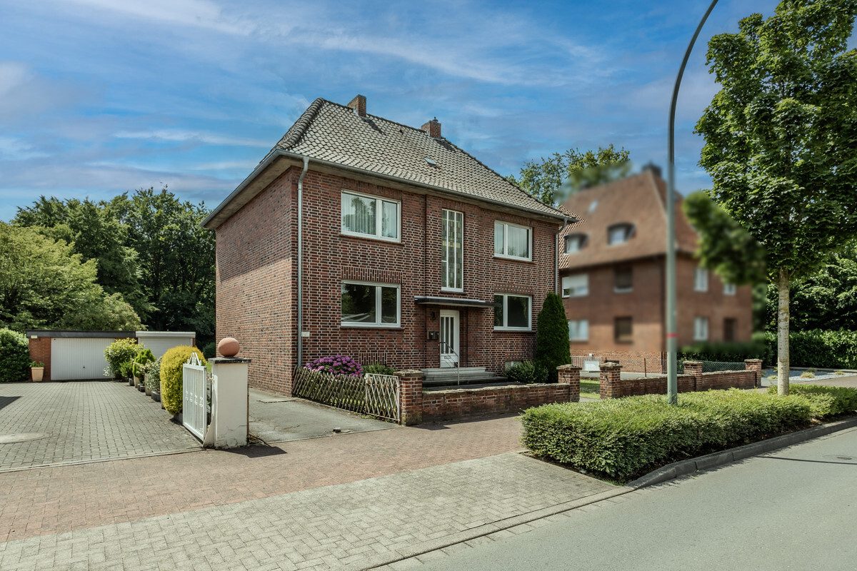 Immobilienangebot - Ahlen - Wohnen & Gewerbe - Zweifamilienhaus für die Familie!