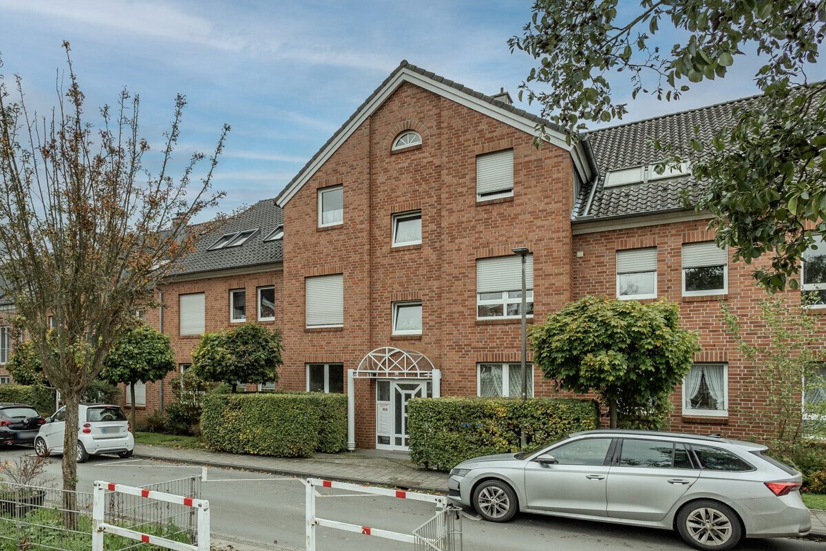 Immobilienangebot - Münster - Wohnen & Gewerbe - Großräumige Dachgeschosswohnung im Zentrum von Hiltrup!