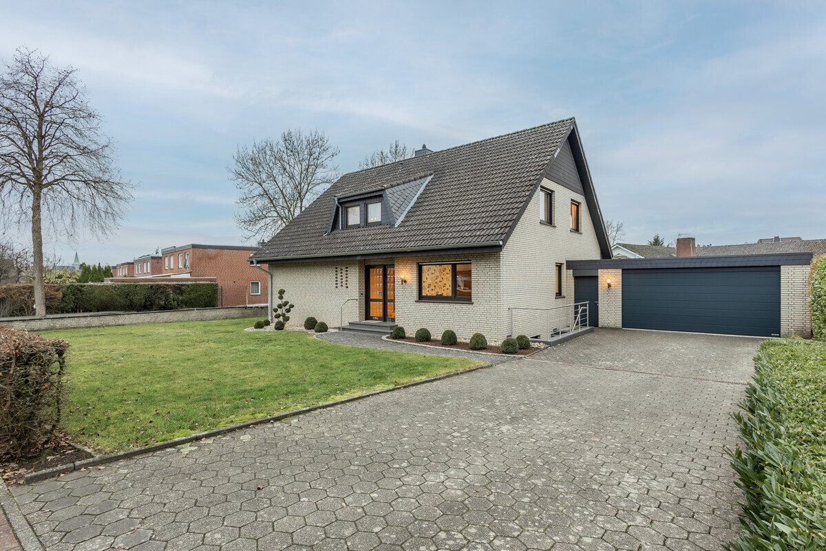 Immobilienangebot - Ennigerloh - Wohnen & Gewerbe - Viel Platz für die ganze Familie!