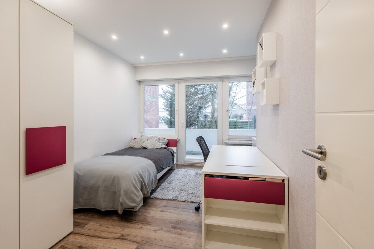 Immobilienangebot - Warendorf - Wohnen & Gewerbe - Renoviert, großzügig, hell - Hochparterrewohnung in Warendorf!