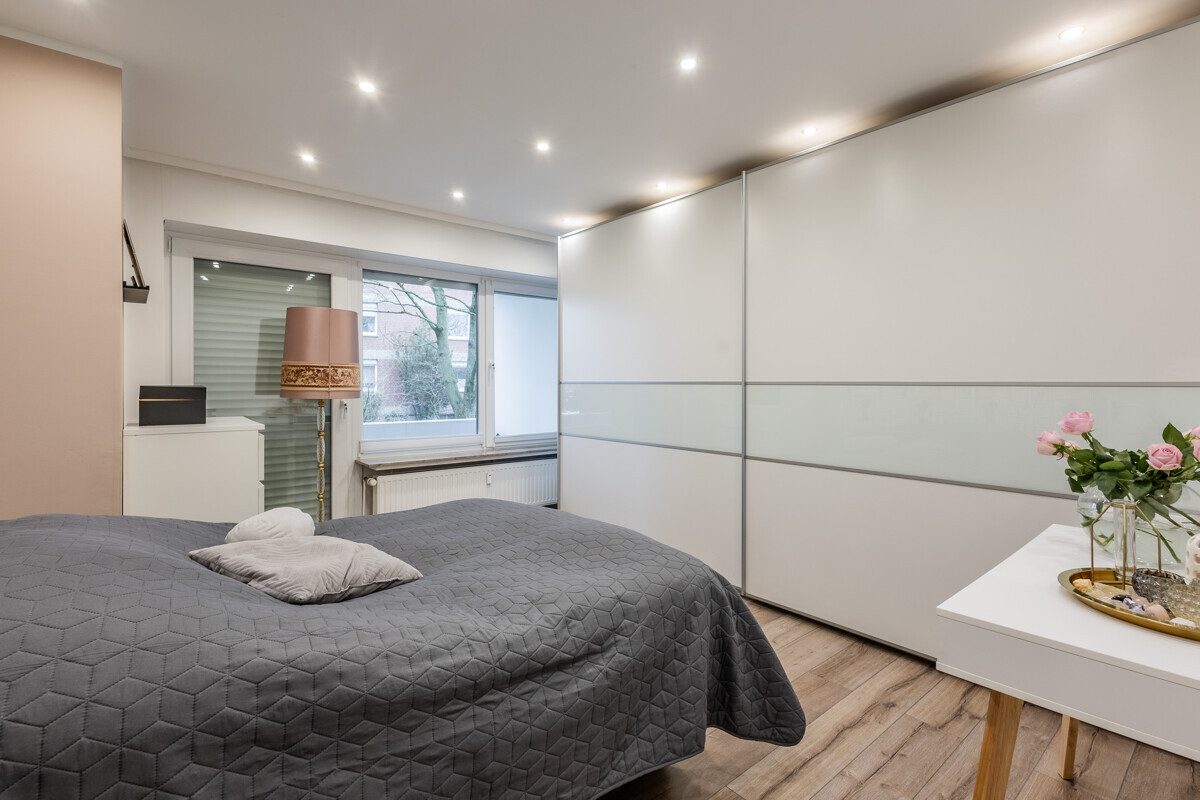 Immobilienangebot - Warendorf - Wohnen & Gewerbe - Renoviert, großzügig, hell - Hochparterrewohnung in Warendorf!