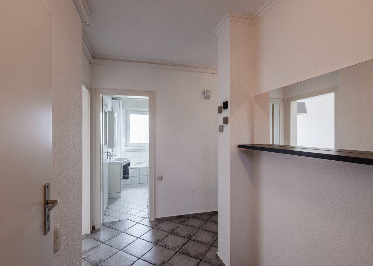 Diele Immobilienangebot - Ahlen - Wohnen & Gewerbe - Gemütlich und gepflegt - bereit für Ihren Einzug!