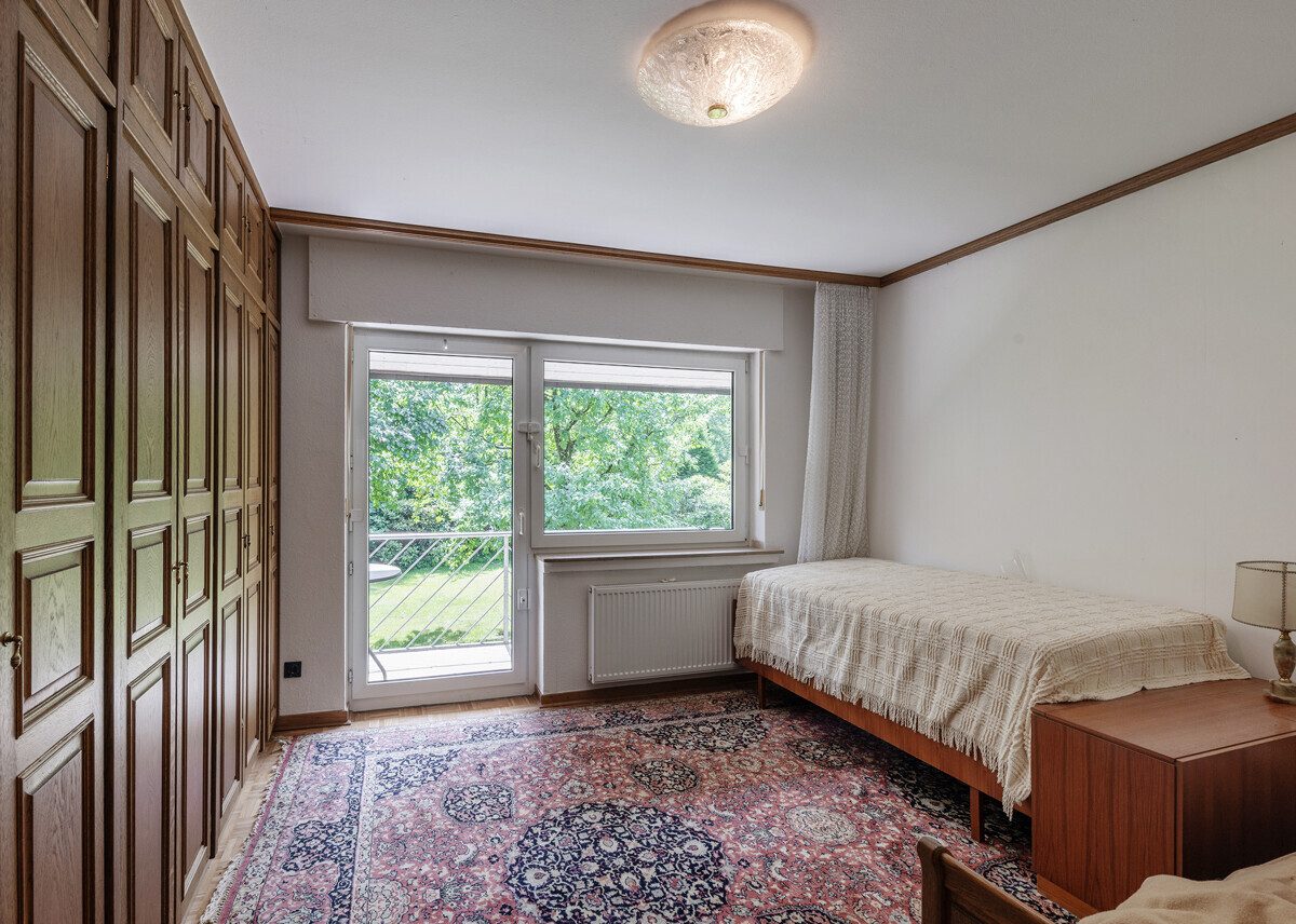 Schlafzimmer 1 Immobilienangebot - Münster - Wohnen & Gewerbe - Einfamilienhaus mit herrenhäuslichem Flair in begehrter Waldrandlage!