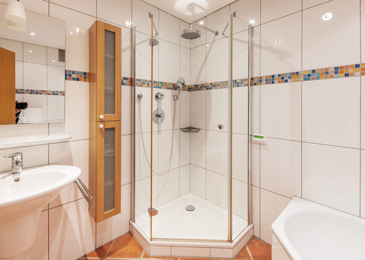 Immobilienangebot - Oelde - Wohnen & Gewerbe - Renoviert und einzugsbereit! (Erbbaurecht)