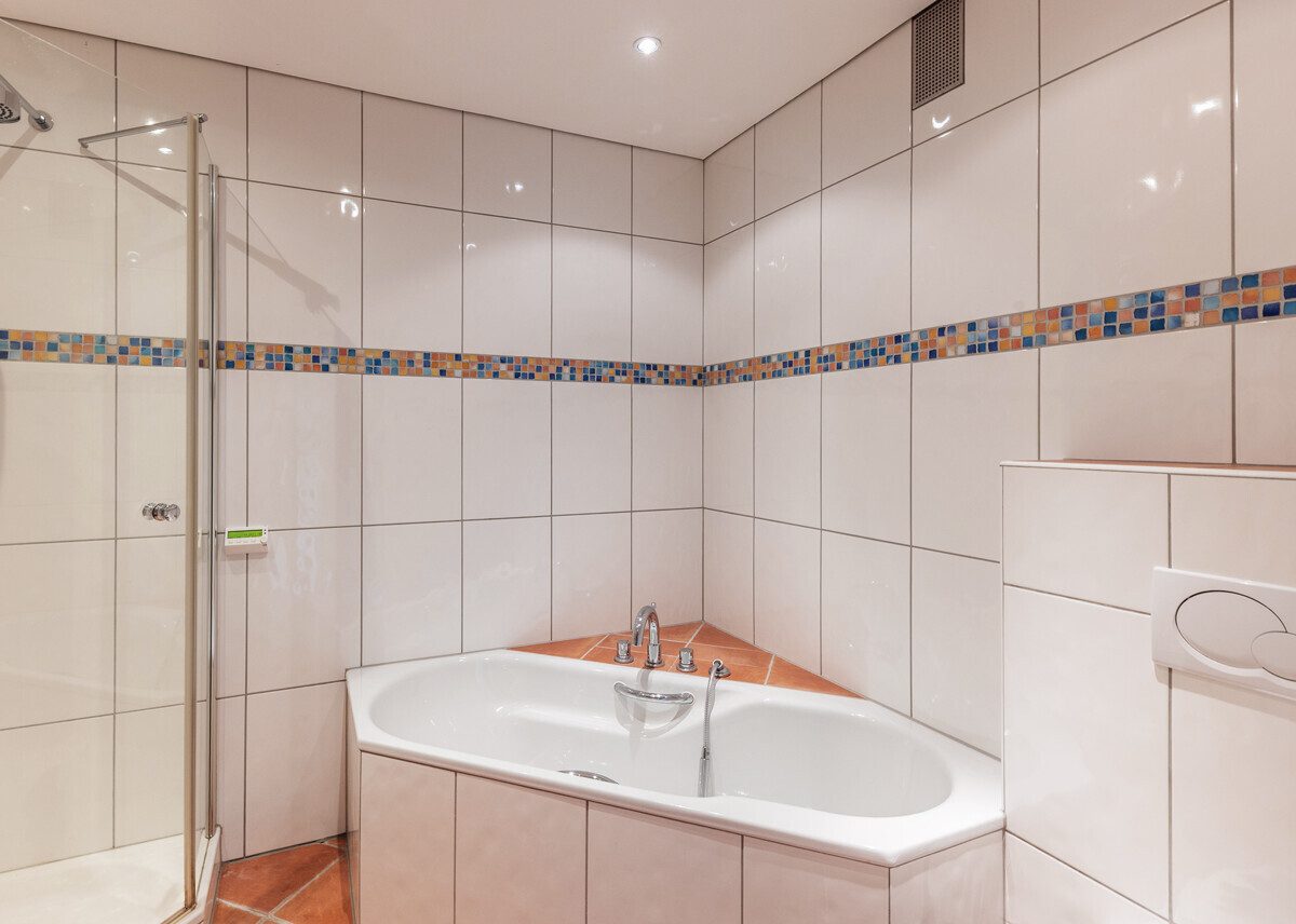 Immobilienangebot - Oelde - Wohnen & Gewerbe - Renoviert und einzugsbereit! (Erbbaurecht)